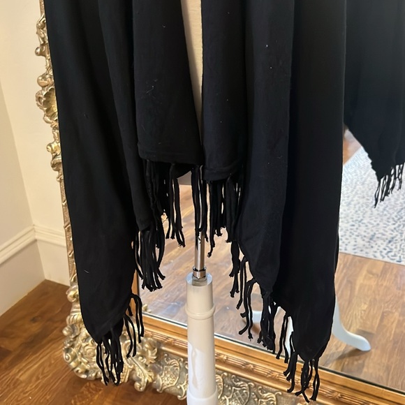 JOSEPH A Black Fringe Sweater Vest Size: Small - Picture 6 of 8